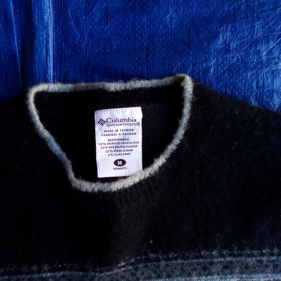 Columbia Woman's Black and Gray Sweater - Picture 2 of 8